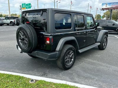 2025 Jeep Wrangler 4-Door Summit 4x4