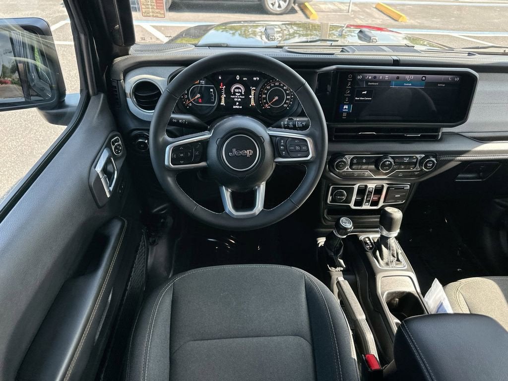 2025 Jeep Wrangler 4-Door Sahara 4x4