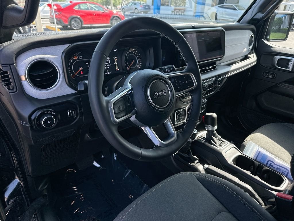 2025 Jeep Wrangler 4-Door Sahara 4x4