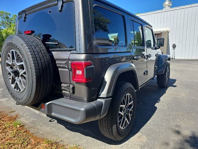 2025 Jeep Wrangler 4-Door Sahara 4x4