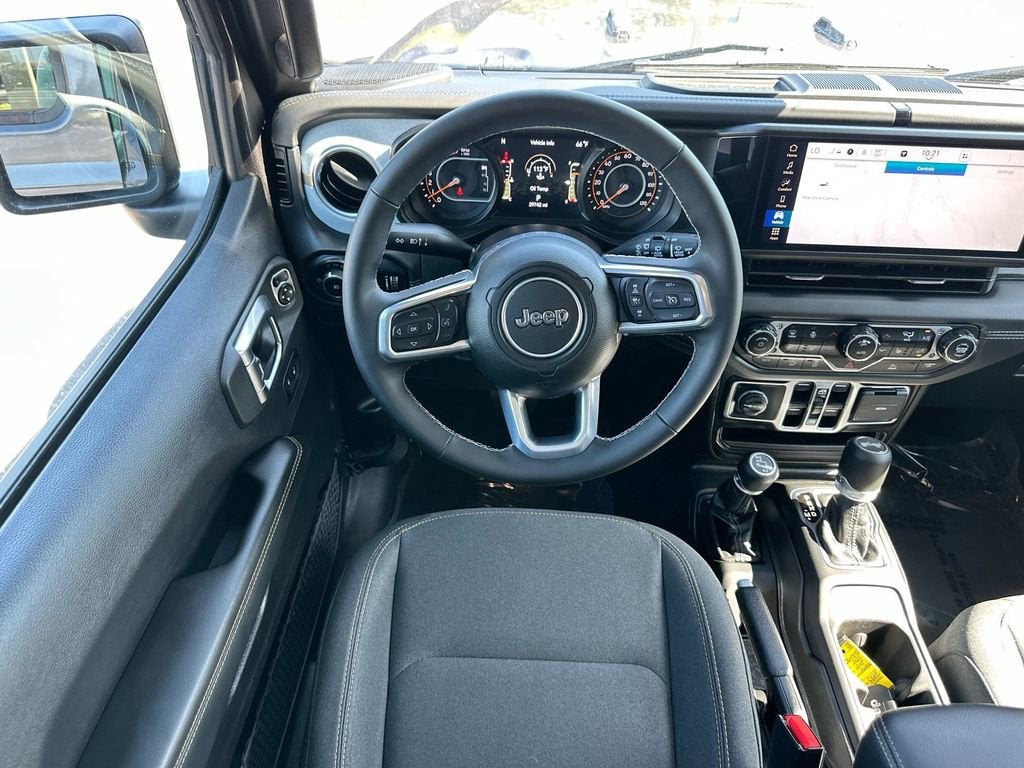 2025 Jeep Wrangler 4-Door Sahara 4x4