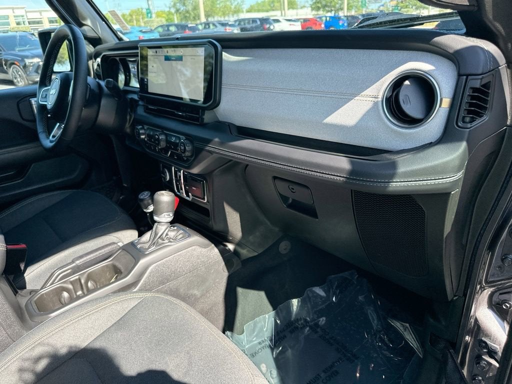 2025 Jeep Wrangler 4-Door Sahara 4x4