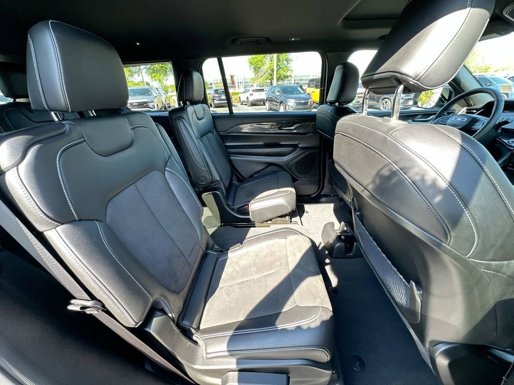 2023 Jeep Grand Cherokee L Altitude 4x4