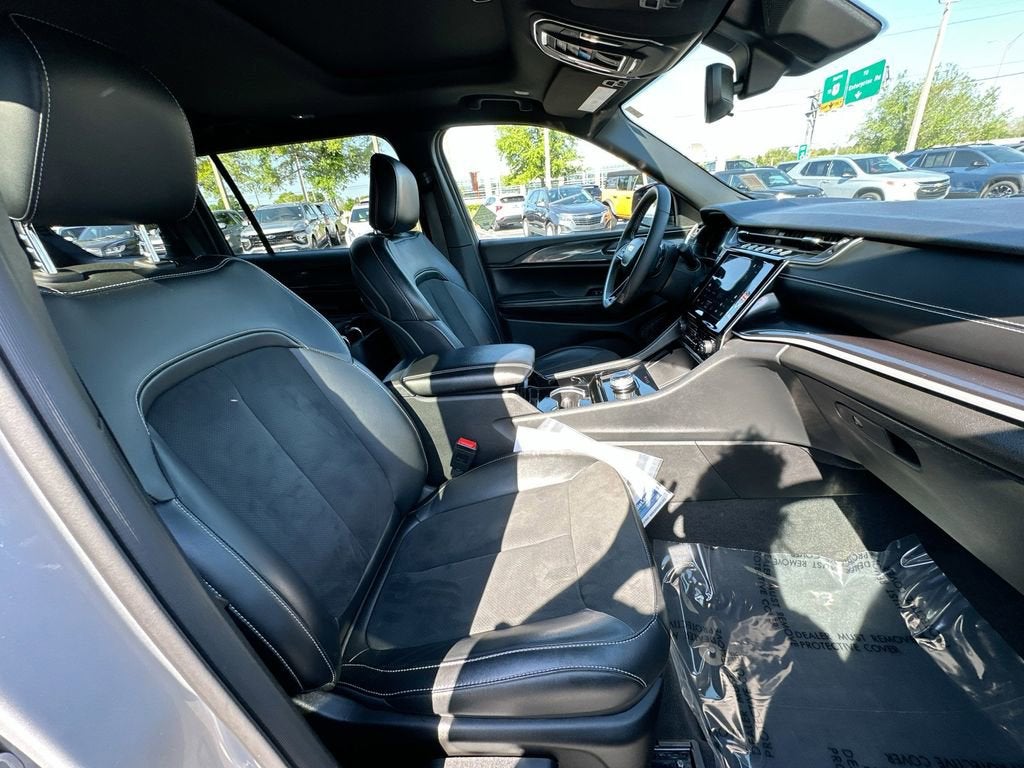 2023 Jeep Grand Cherokee L Altitude 4x4