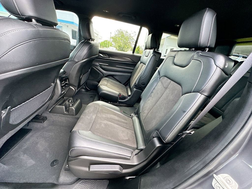 2023 Jeep Grand Cherokee L Altitude X 4x4