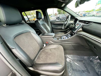 2023 Jeep Grand Cherokee L Altitude X 4x4
