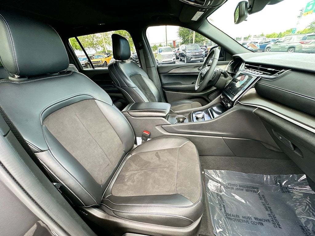 2023 Jeep Grand Cherokee L Altitude X 4x4