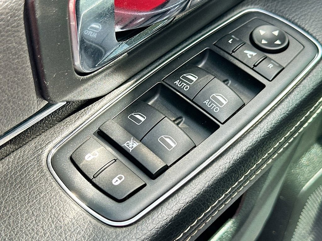 2017 RAM 1500 Laramie Quad Cab 4x4 6'4" Box