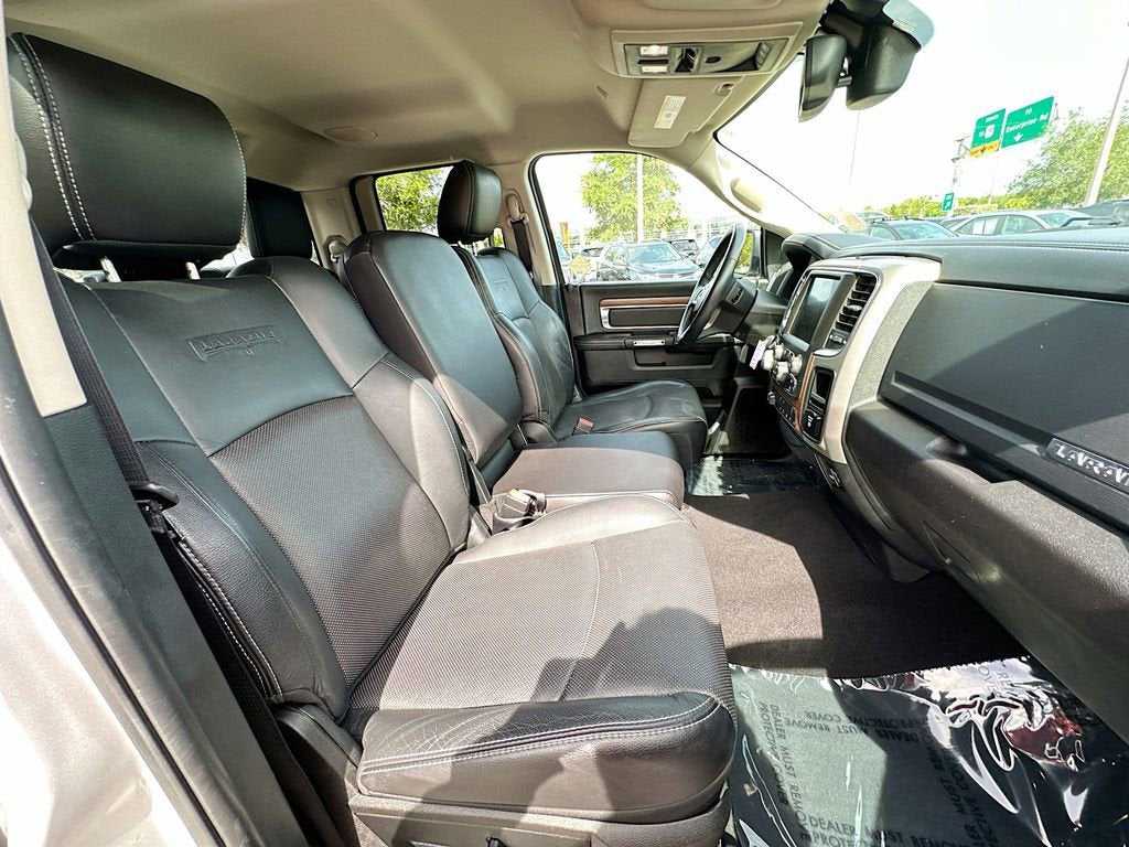 2017 RAM 1500 Laramie Quad Cab 4x4 6'4" Box