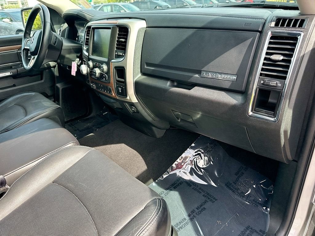 2017 RAM 1500 Laramie Quad Cab 4x4 6'4" Box