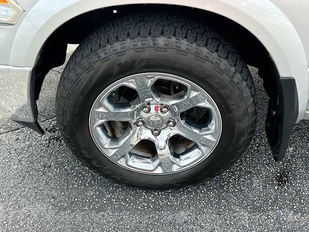 2017 RAM 1500 Laramie Quad Cab 4x4 6'4" Box