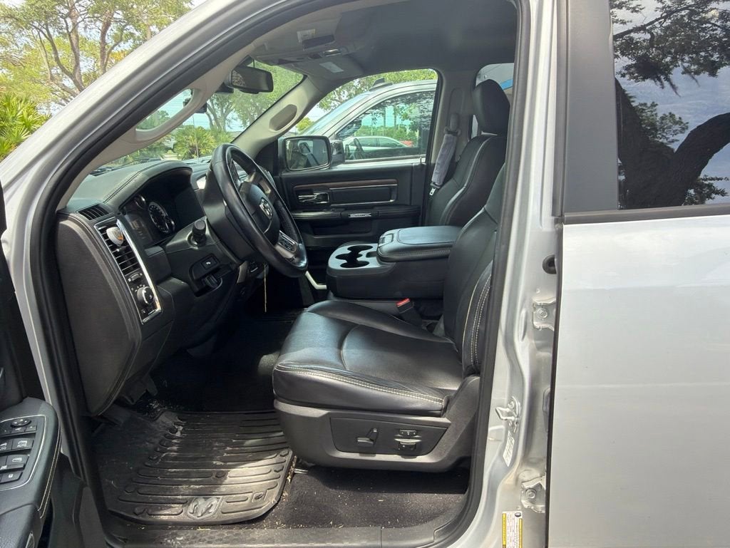 2017 RAM 1500 Laramie Quad Cab 4x4 6'4" Box