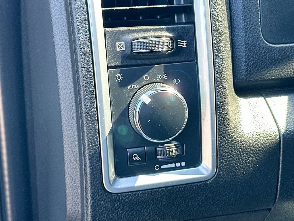 2022 RAM 1500 Classic Warlock Crew Cab 4x4 5'7" Box