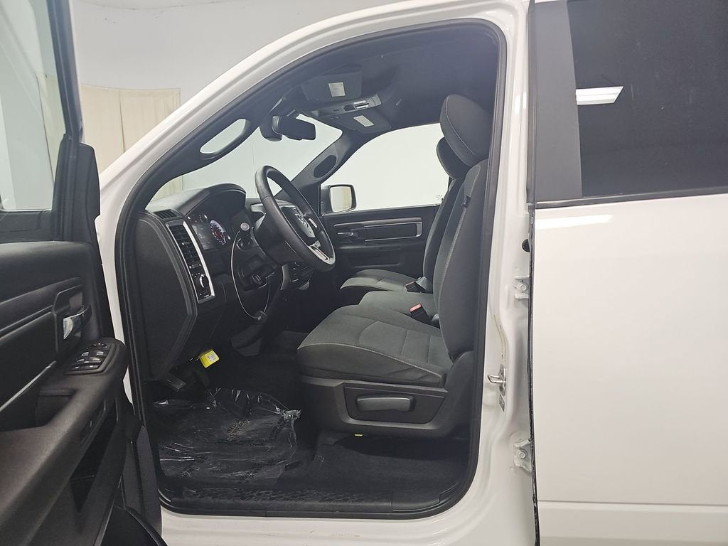 2022 RAM 1500 Classic Warlock Crew Cab 4x4 5'7" Box