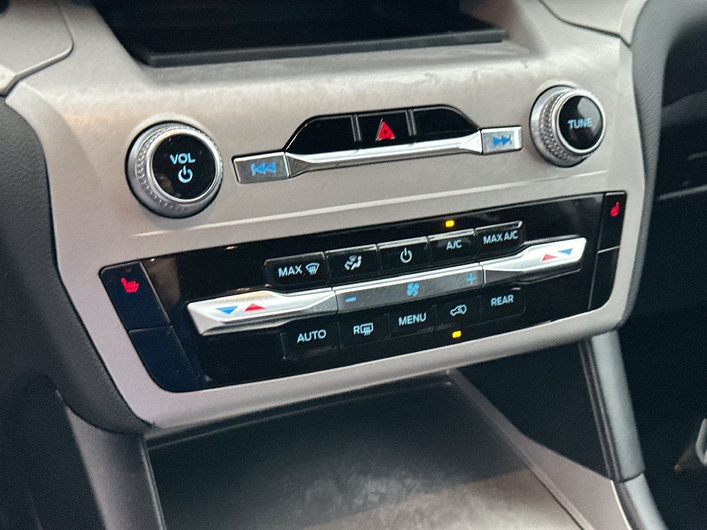 2023 Ford Explorer XLT - Photo 15