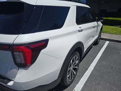 2025 Ford Explorer ST-Line