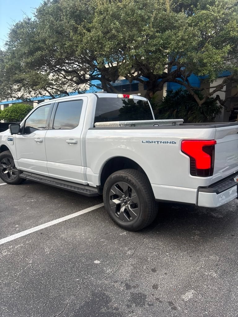 2025 Ford F-150 Lightning Flash