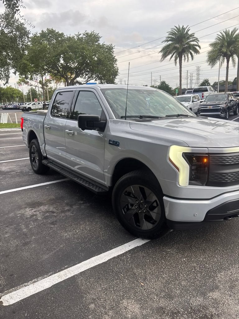 2025 Ford F-150 Lightning Flash