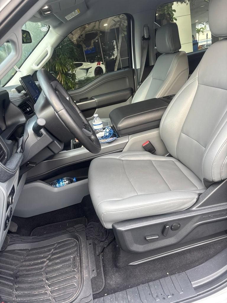 2025 Ford F-150 Lightning Flash