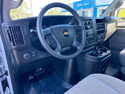2023 Chevrolet Express Passenger 3500 1LS