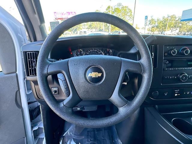 2023 Chevrolet Express Passenger 3500 1LS