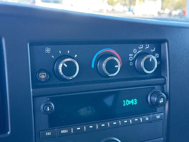 2023 Chevrolet Express Passenger 3500 1LS