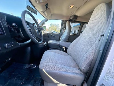 2023 Chevrolet Express Passenger 3500 1LS