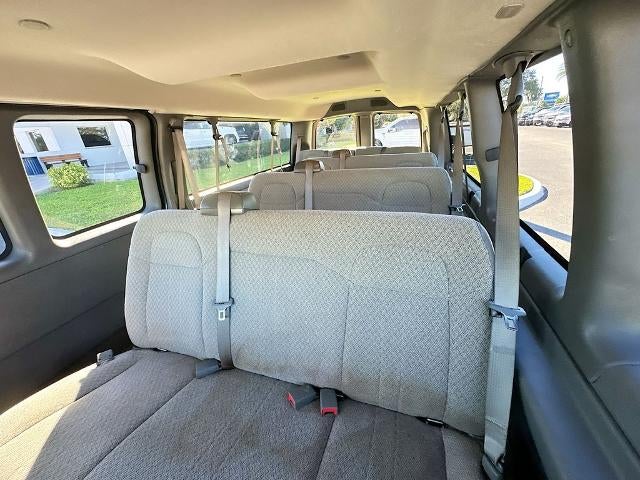 2023 Chevrolet Express Passenger 3500 1LS