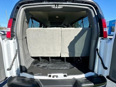 2023 Chevrolet Express Passenger 3500 1LS