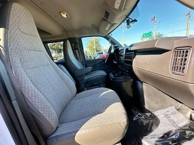 2023 Chevrolet Express Passenger 3500 1LS
