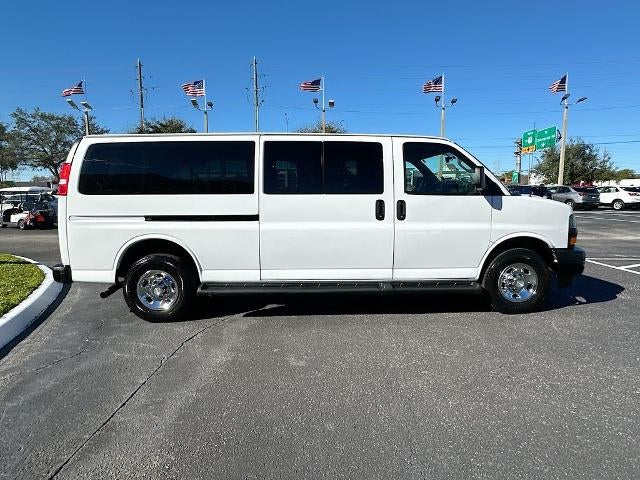2023 Chevrolet Express Passenger 3500 1LS