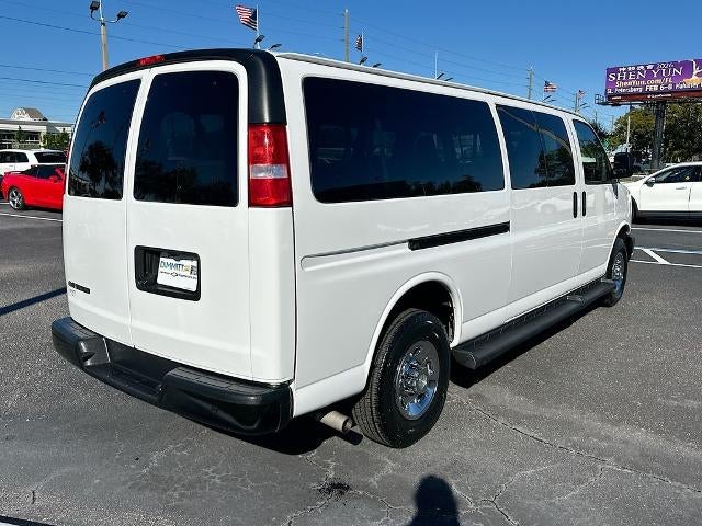 2023 Chevrolet Express Passenger 3500 1LS