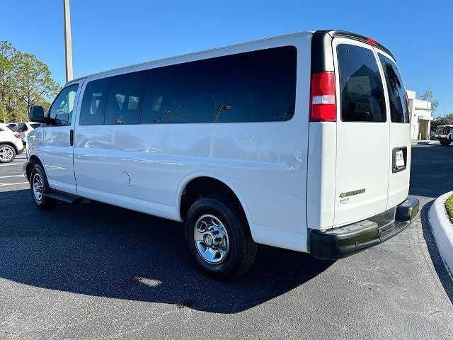 2023 Chevrolet Express Passenger 3500 1LS