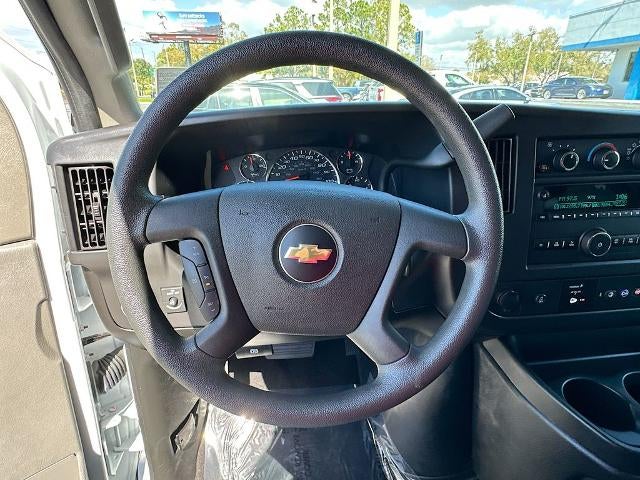 2024 Chevrolet Express Passenger 3500 1LT