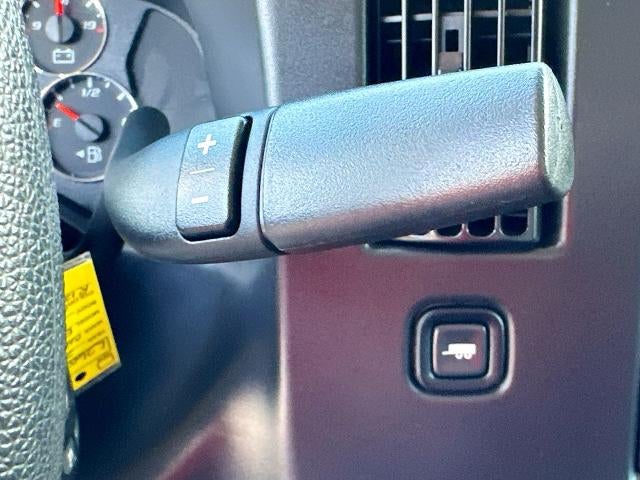 2024 Chevrolet Express Passenger 3500 1LT