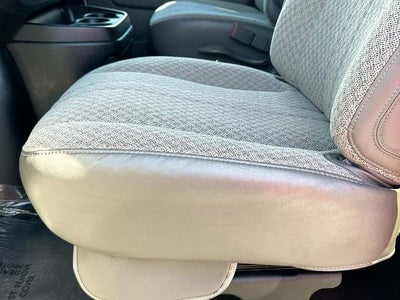 2024 Chevrolet Express Passenger 3500 1LT