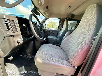 2024 Chevrolet Express Passenger 3500 1LT