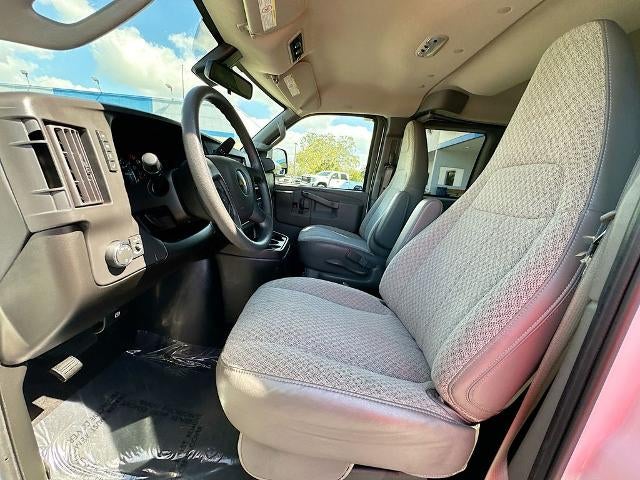 2024 Chevrolet Express Passenger 3500 1LT