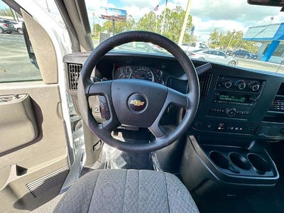 2024 Chevrolet Express Passenger 3500 1LT