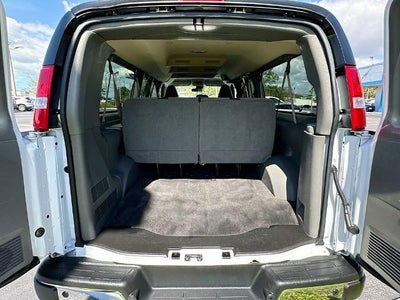 2024 Chevrolet Express Passenger 3500 1LT