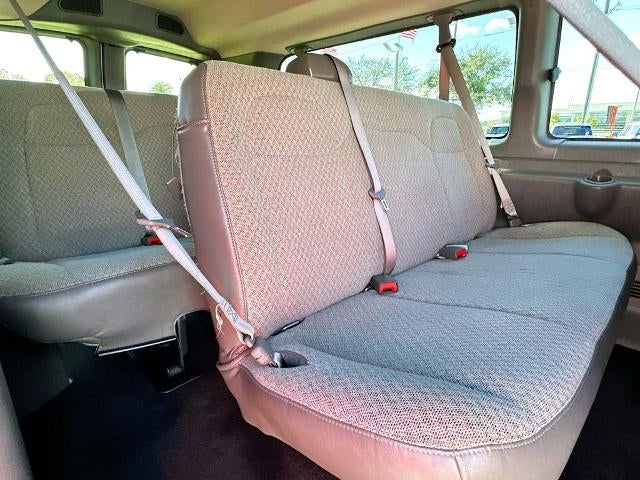 2024 Chevrolet Express Passenger 3500 1LT