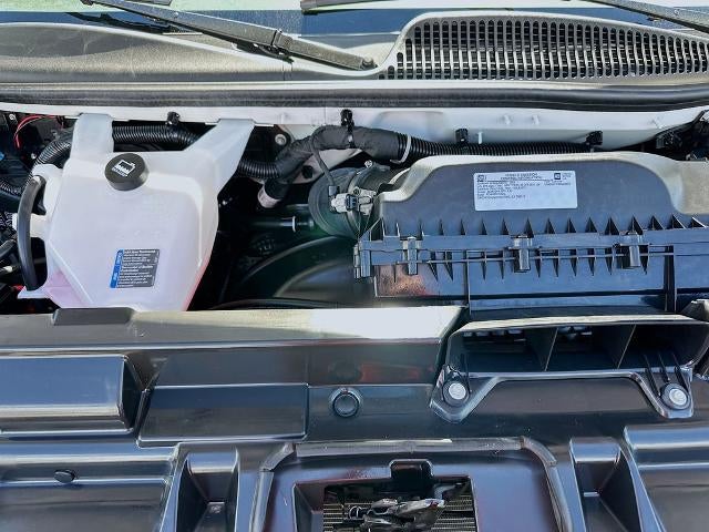2024 Chevrolet Express Passenger 3500 1LT