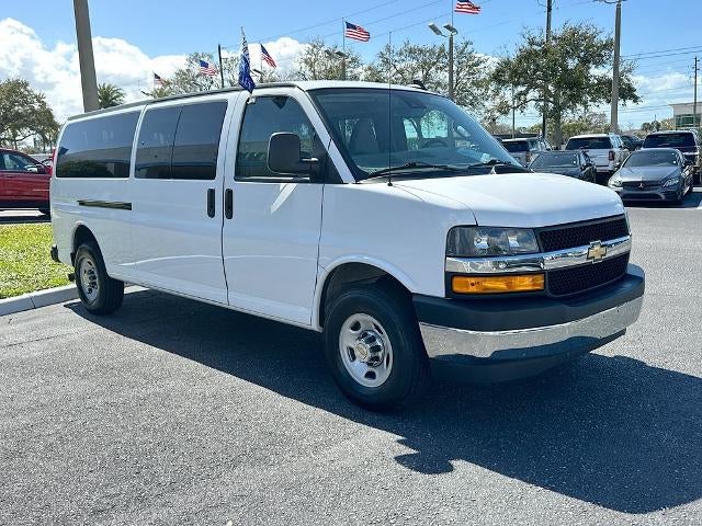 2024 Chevrolet Express Passenger 3500 1LT