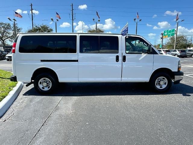 2024 Chevrolet Express Passenger 3500 1LT