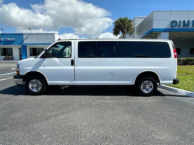 2024 Chevrolet Express Passenger 3500 1LT