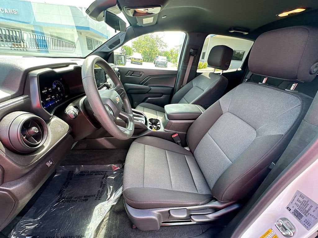 2025 Chevrolet Colorado WT/LT