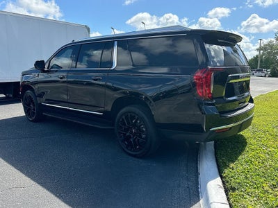 2023 GMC Yukon XL SLT