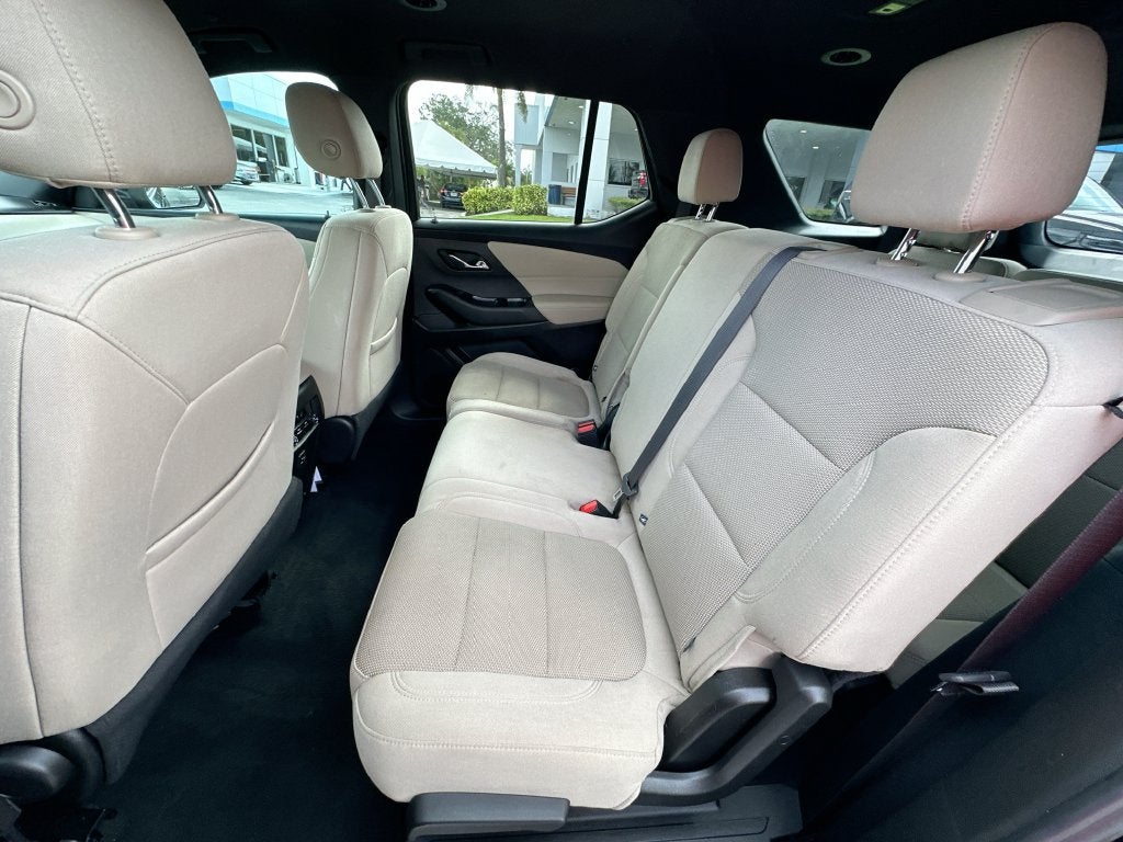 2023 Chevrolet Traverse LS