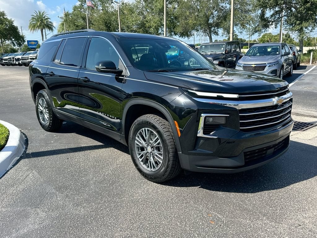 2025 Chevrolet Traverse LT