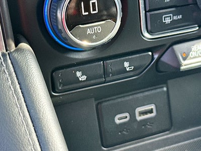 2024 Chevrolet Suburban LT